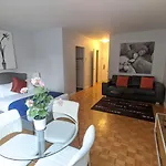 Trylon Appartements Hotel